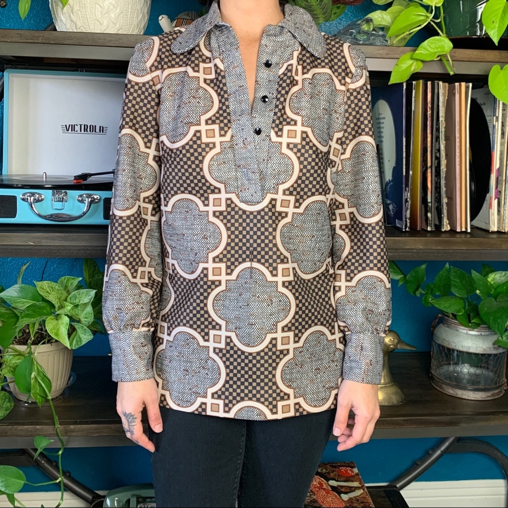 VTG 70s neutral print partial button blouse